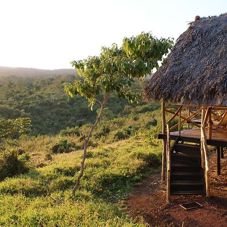 Crater Forest Tented Lodge Карату Екстер'єр фото
